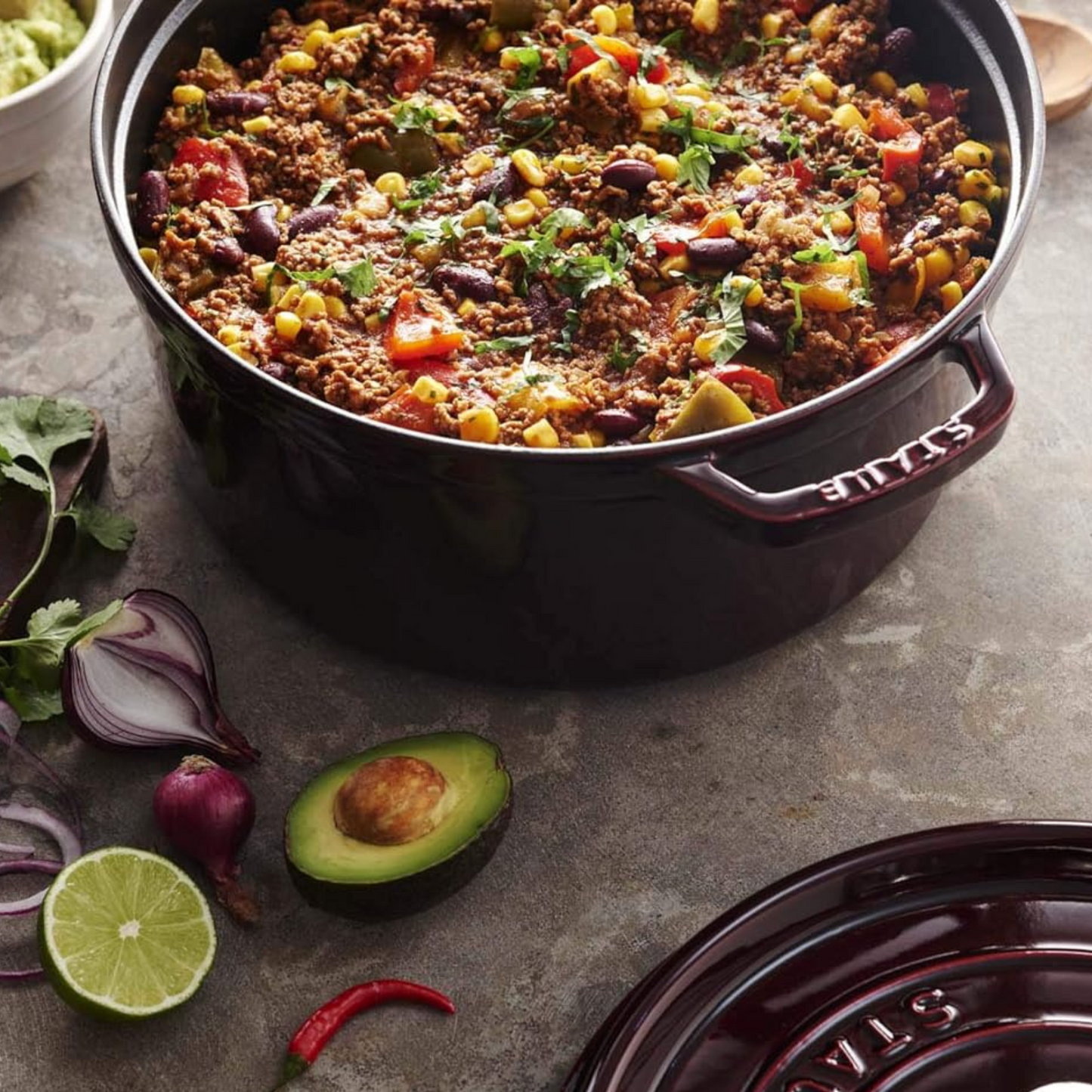 طنجرة Pico Cocotte | من الكاست آيرون المطلي بالمينا عالي الجودة | عدة أحجام وألوان جذابة | من العلامة التجارية العالمية STAUB صنع في فرنسا
