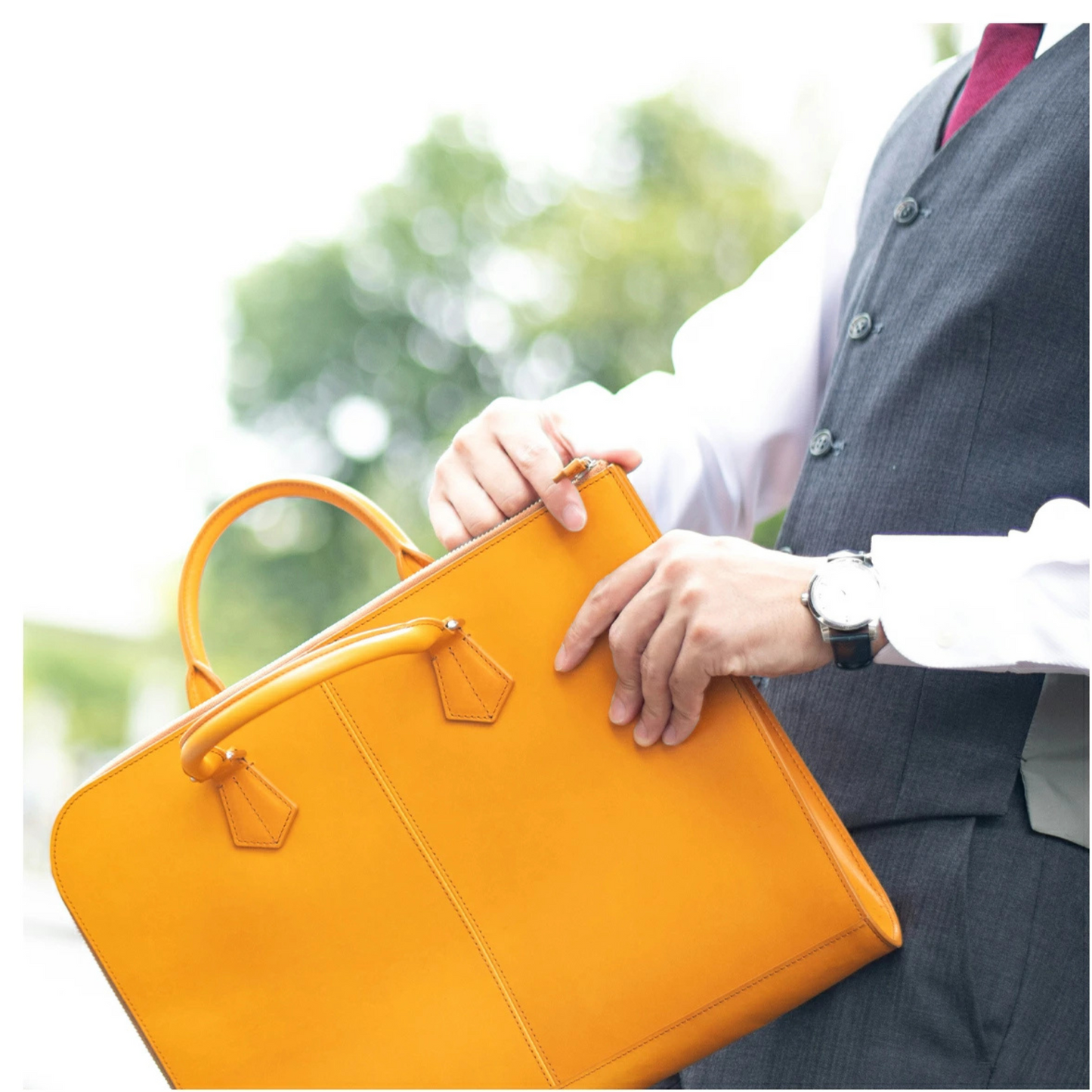 حقيبة رجال الأعمال Slim Briefcase | من الجلد الإيطالي عالي الجودة | عدة ألوان جذابة | من البراند الياباني Dom Teporna