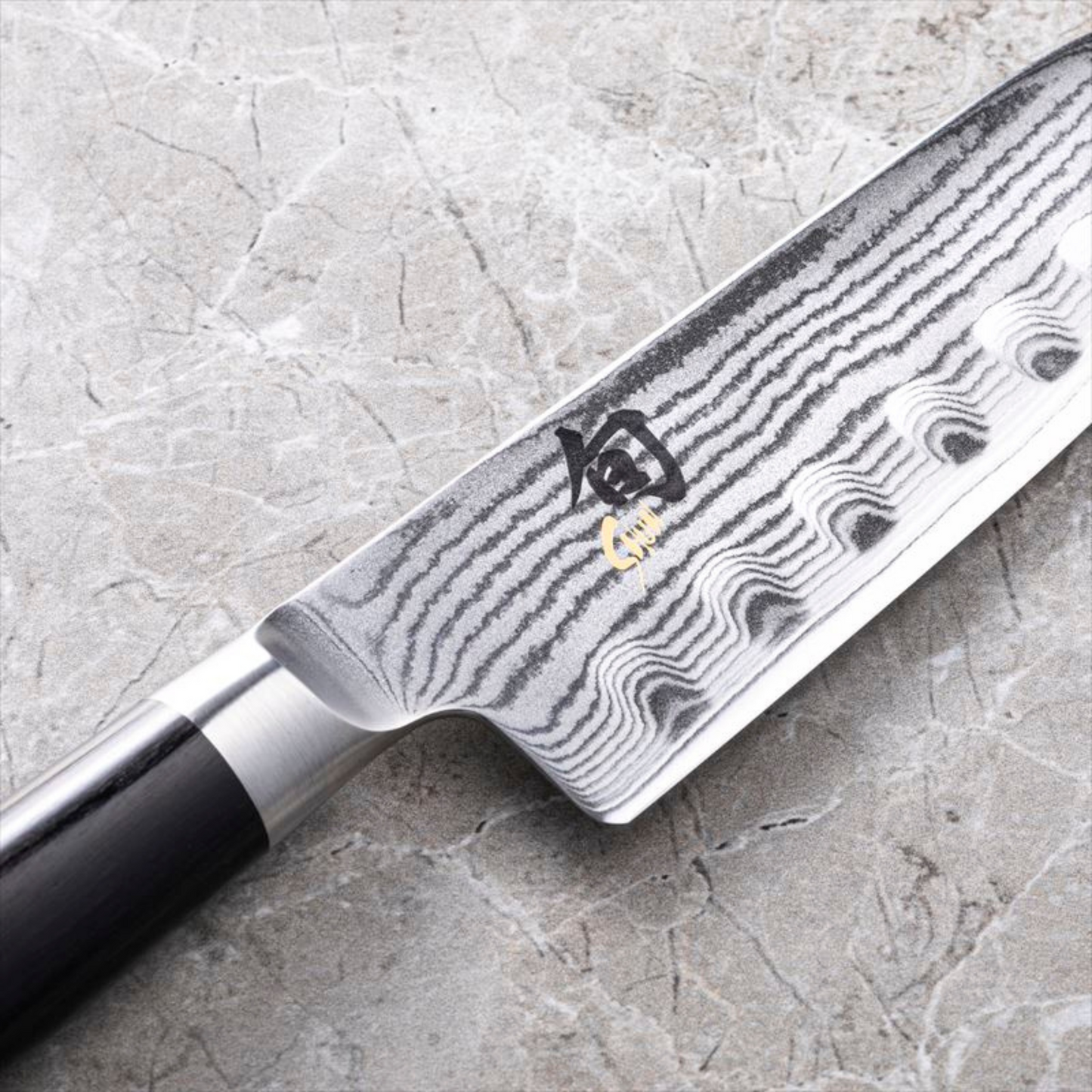 سكين Shun Classic | نواة من الفولاذ عالي الكربون VG Max محاطة ب 33 طبقة من الفولاذ الخاص المشكل بنقش الفولاذ الدمشقي | مقبض من الخشب المعزز | من العلامة اليابانية Kai