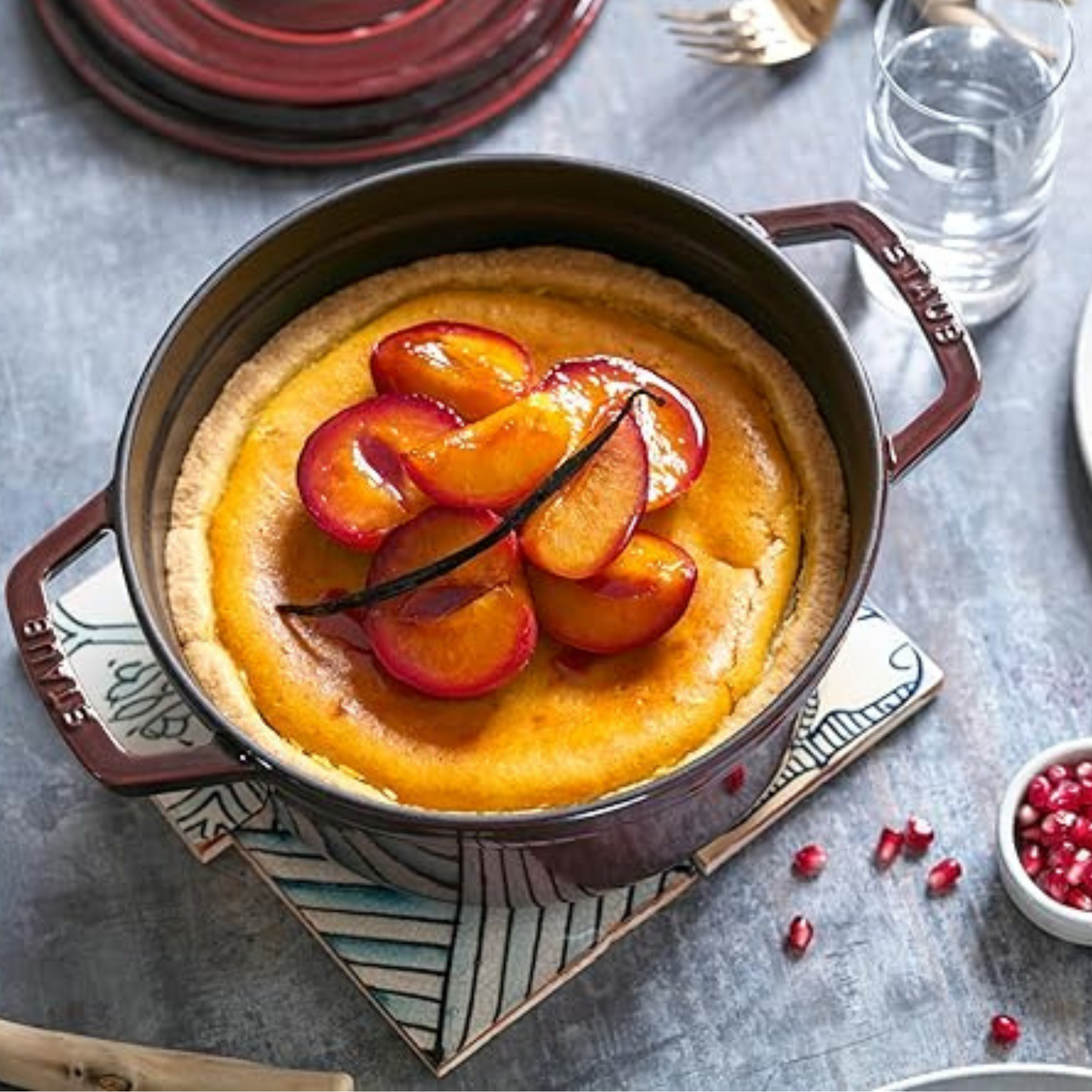 طنجرة Pico Cocotte | من الكاست آيرون المطلي بالمينا عالي الجودة | عدة أحجام وألوان جذابة | من العلامة التجارية العالمية STAUB صنع في فرنسا