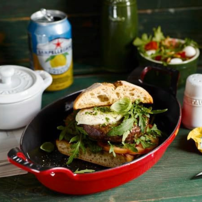 طبق متعدد المهام للشوي والخبز والطهي والتقديم | شكل دائري وبيضوي بعدة قياسات | من حديد الزهر Cast Iron المطلي بالمينا | من البراند الفرنسي Staub صنع في فرنسا