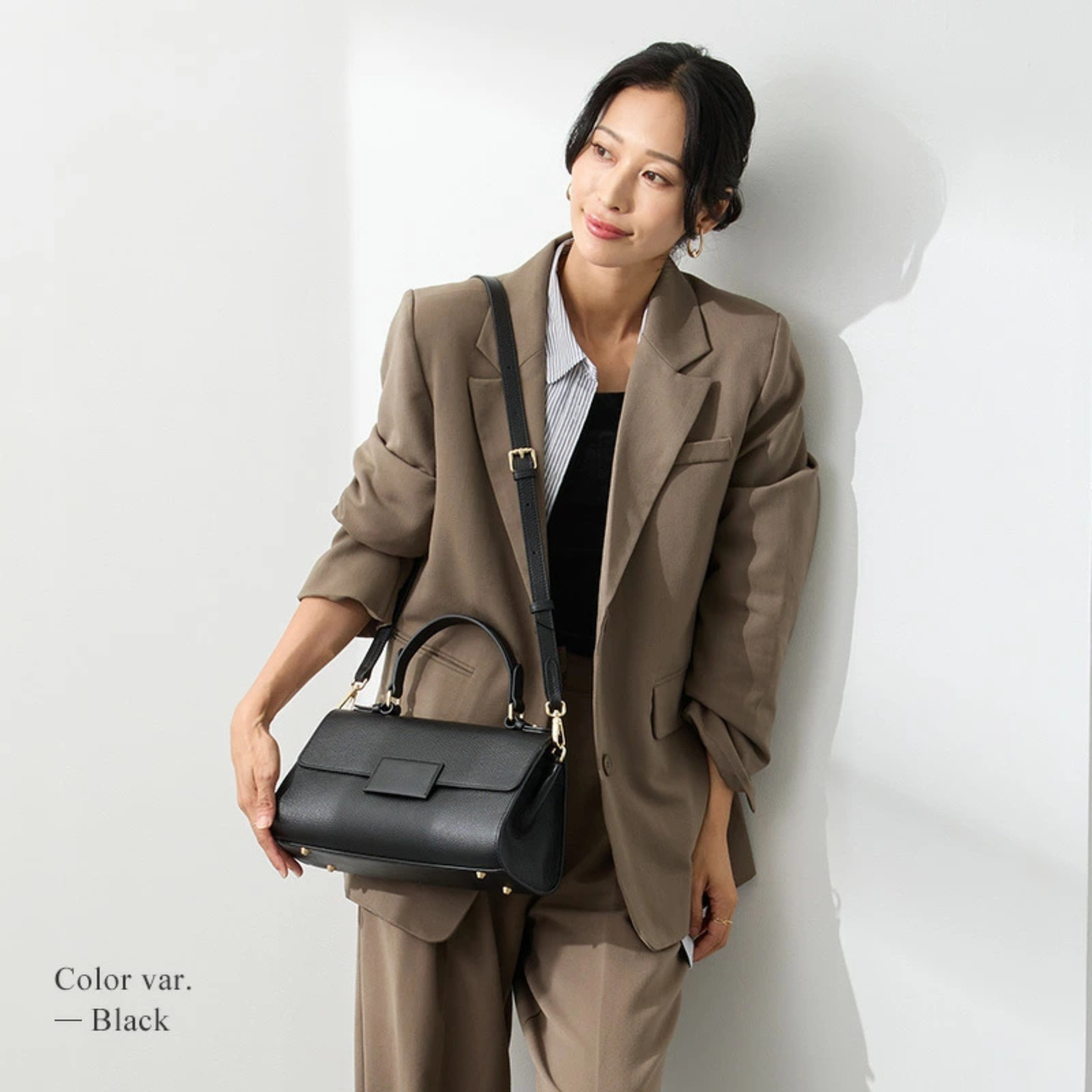 حقيبة يد وكتف من الجلد الطبيعي - مع حزام للكتف ومقبضين مختلفين - من البراند Lasiem - صنع في اليابان