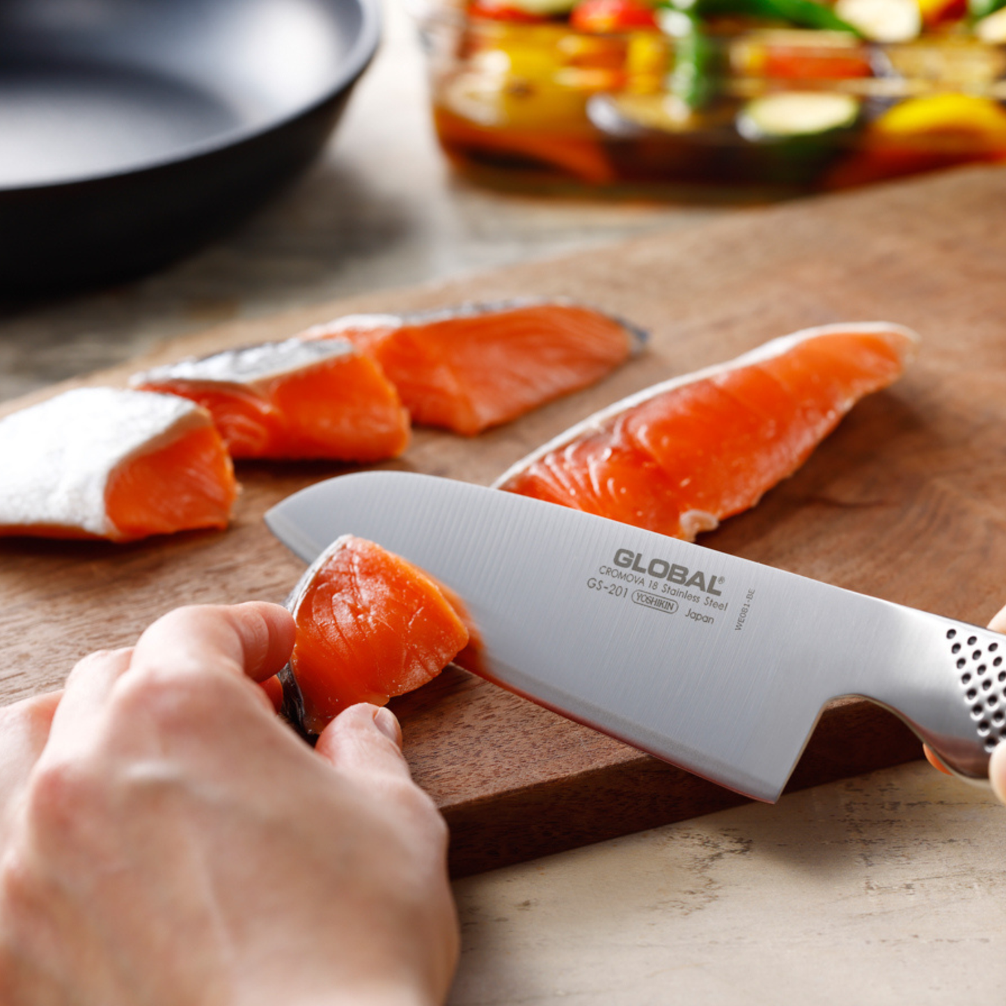 مجموعة سكاكين GS - من الفولاذ المقاوم للصدأ بالكامل - عدة قياسات وأنواع - من العلامة التجارية الرائدة Global - صنع في اليابان