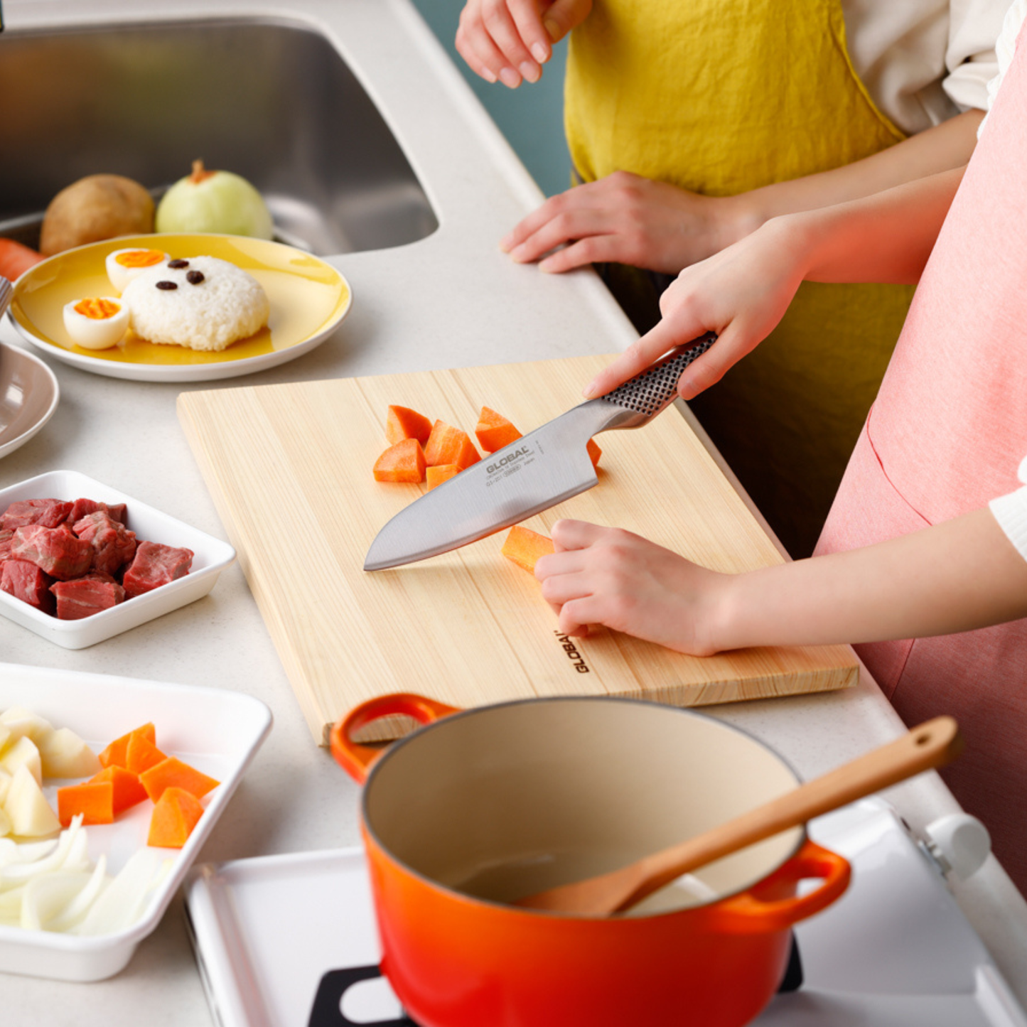 مجموعة سكاكين GS - من الفولاذ المقاوم للصدأ بالكامل - عدة قياسات وأنواع - من العلامة التجارية الرائدة Global - صنع في اليابان