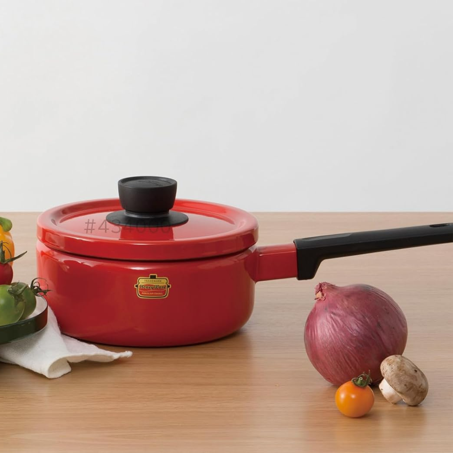 FUJIHORO Japan Solid Series Enamel Saucepan 18cm – قدر صوص فولاذ مطلي بالمينا سعة 2.2لتر |  للغاز وIH