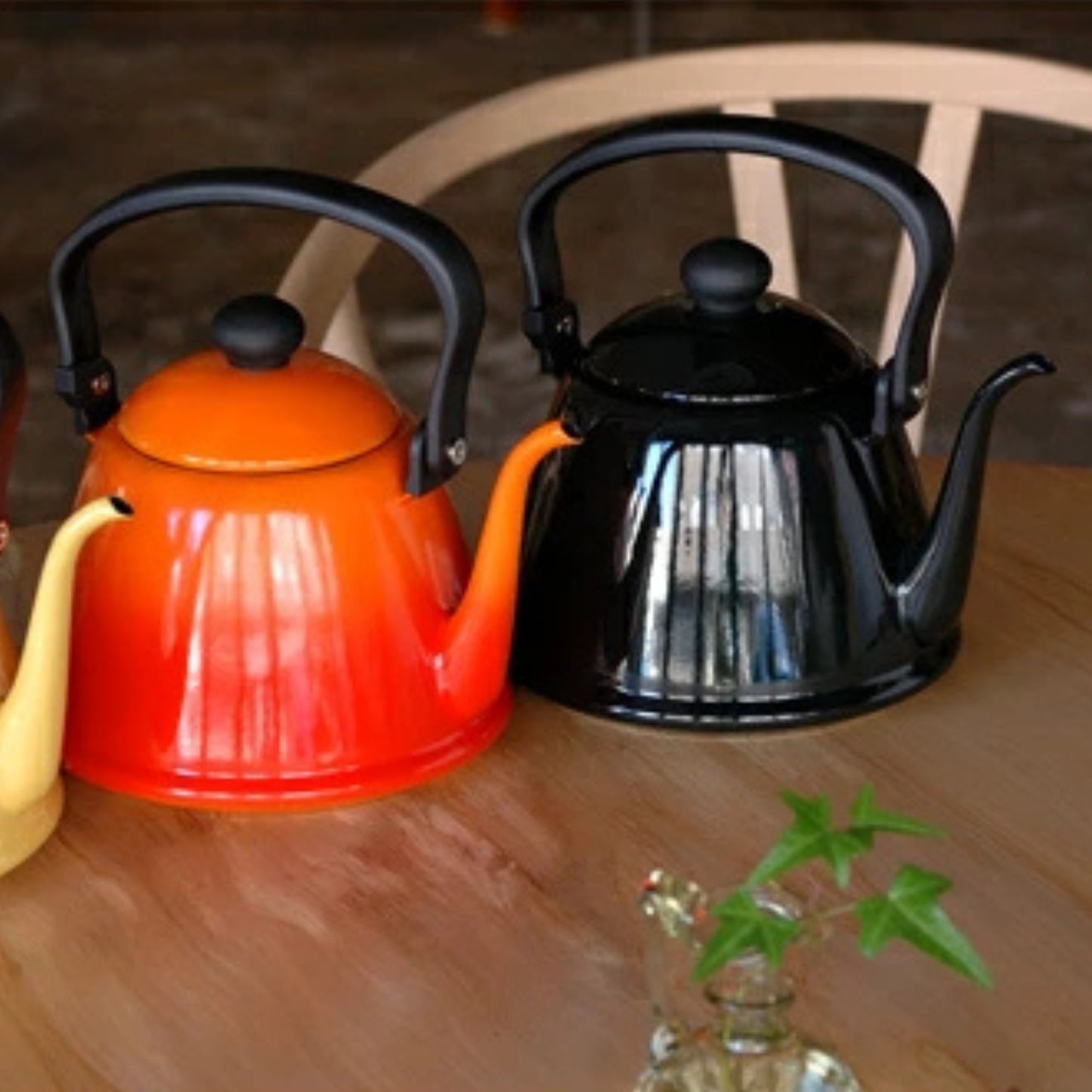 noda-horo-enamel-tea-kettle